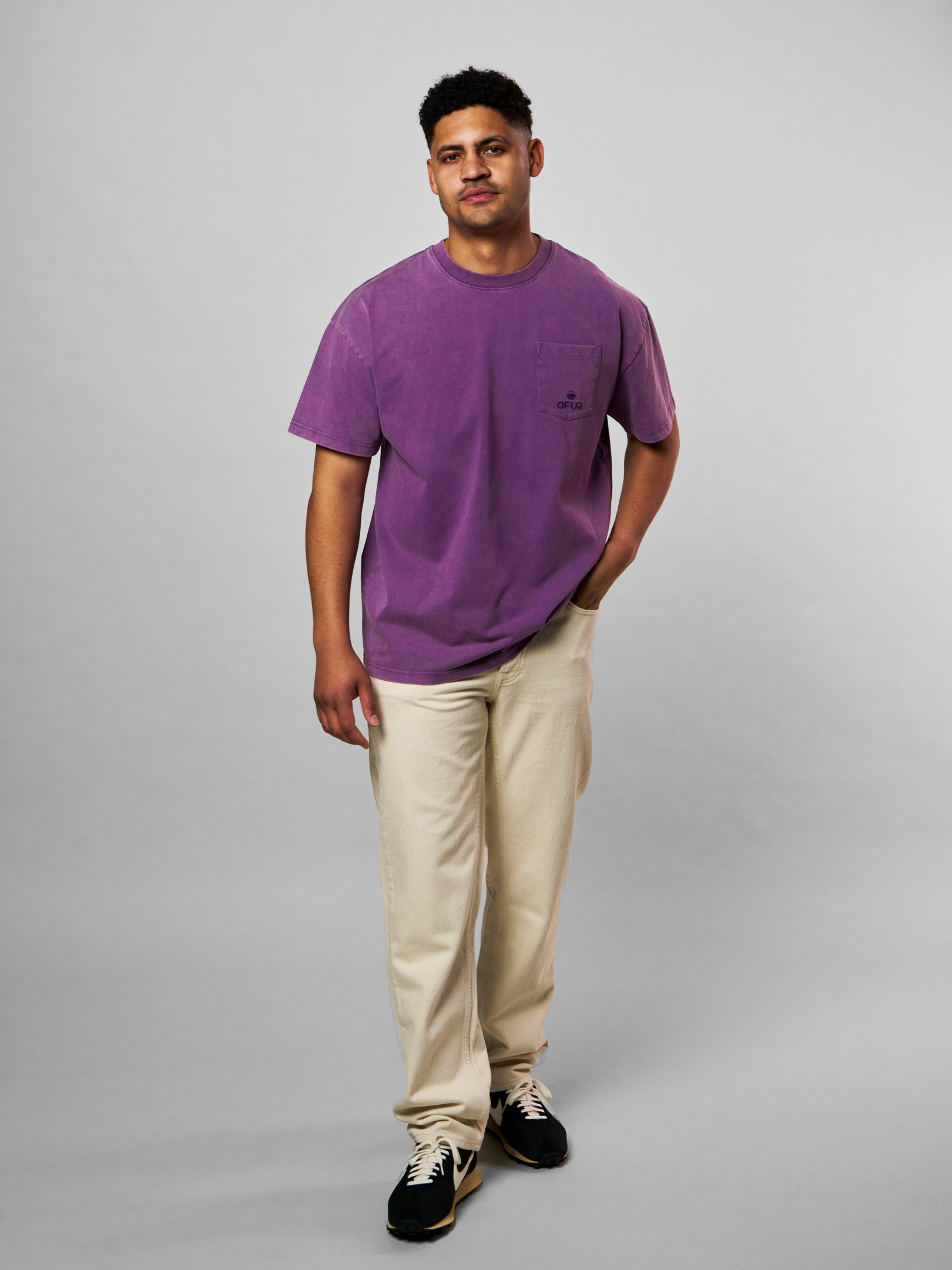 SS25_OFUR_CLASSIC_POCKET_TSHIRT_WASHED_PURPLE_LOOKBOOK_1_2