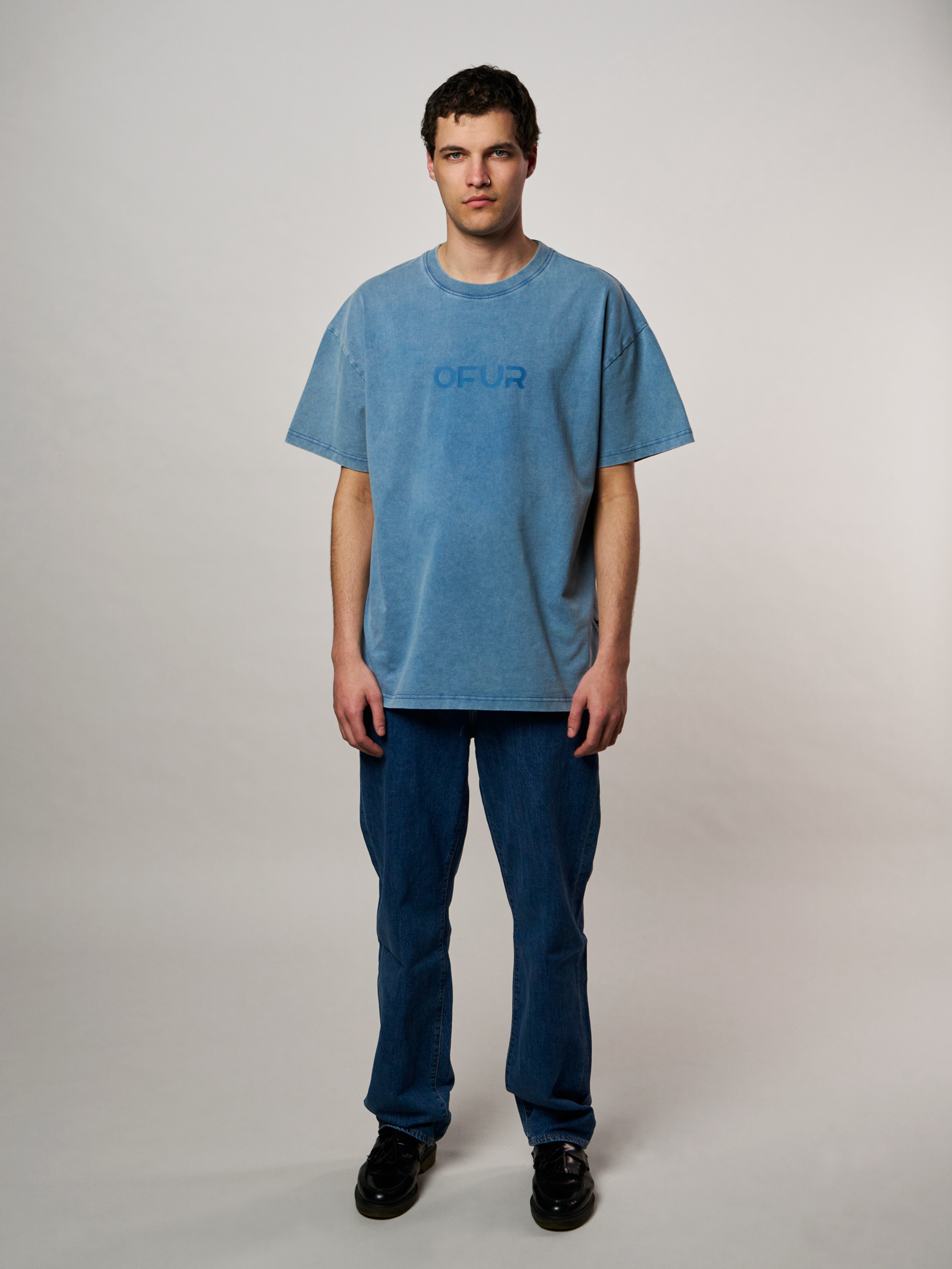 SS25_OFUR_SCRIPT_TSHIRT_WASHED_BLUE_LOOKBOOK_1