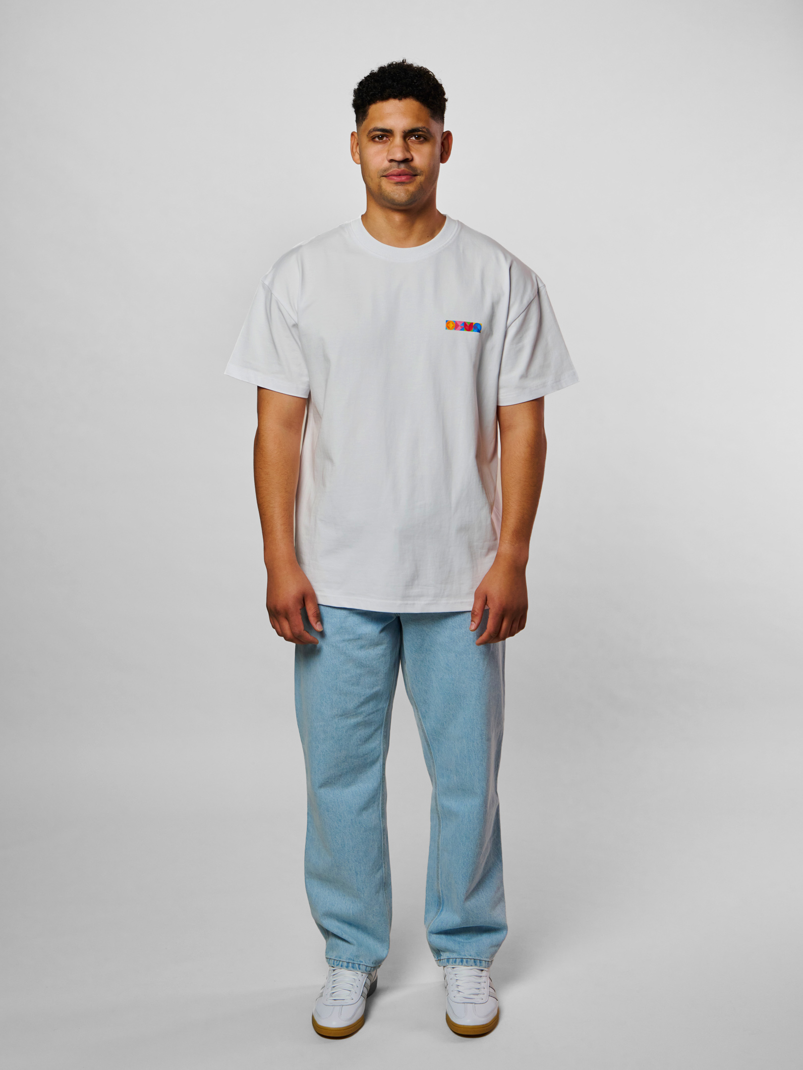 SS25_OFUR_GEOMETRIC_FLOWERS_TSHIRT_WHITE_LOOKBOOK_1_4