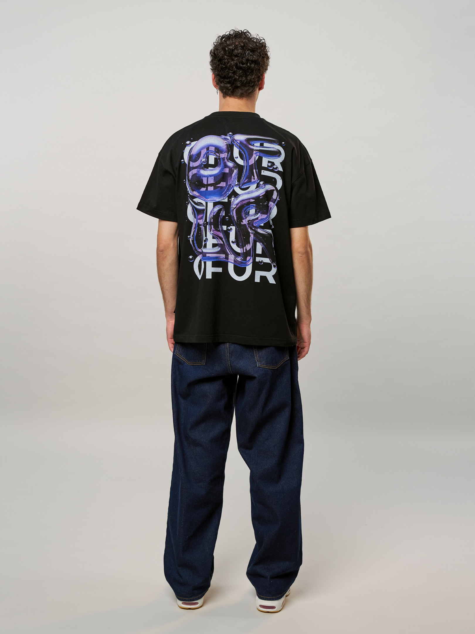 OFUR_FW25_BUBBLES_ORIGINAL_TSHIRT_FULL_BODY_BACK_1
