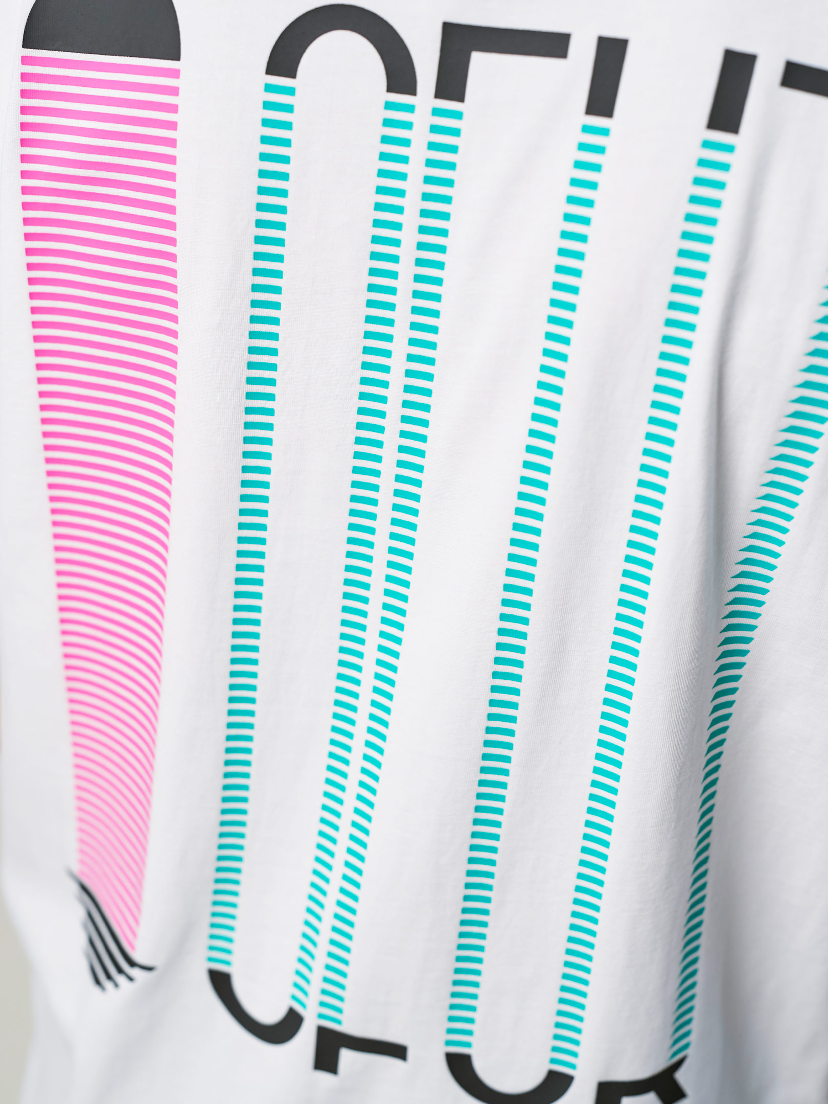 OFUR_FW25_GLITCHED_ORIGINAL_TSHIRT_CLOSE_UP_BACK_1