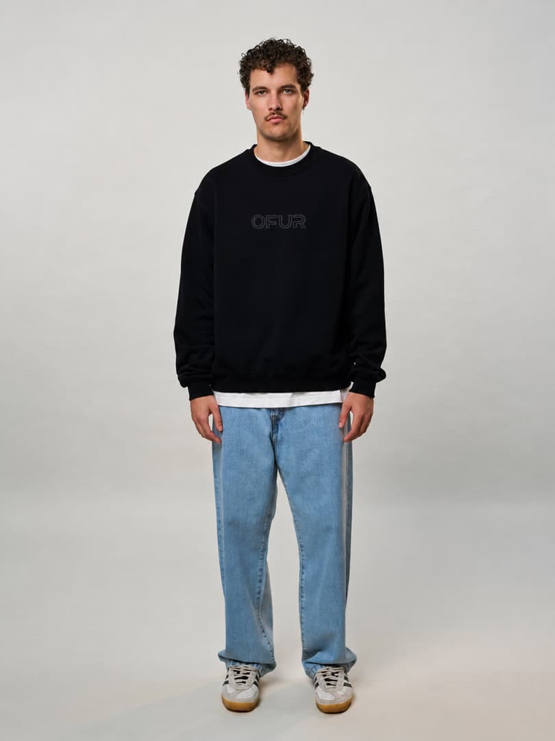 OFUR_FW25_SCRIPT_APPLIQUE_BLACK_CREWNECK_FULL_BODY_FRONT_1