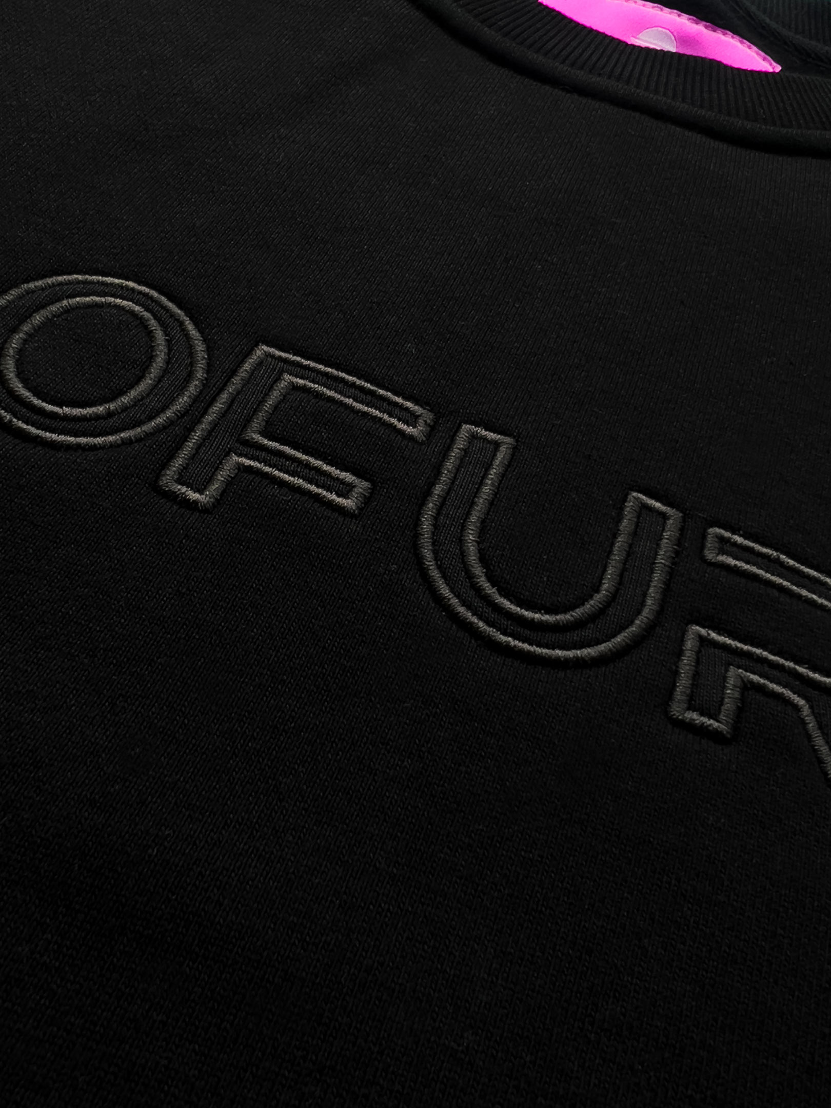OFUR_FW25_SCRIPT_APPLIQUE_CREWNECK_BLACK_FLATLAY_DETAIL_1