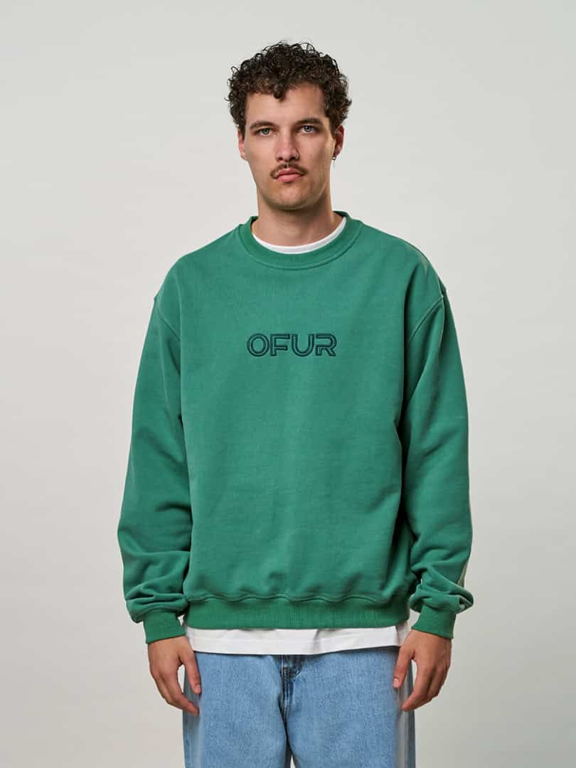 OFUR_FW25_SCRIPT_APPLIQUE_CREWNECK_GREEN_FRONT_UPPER