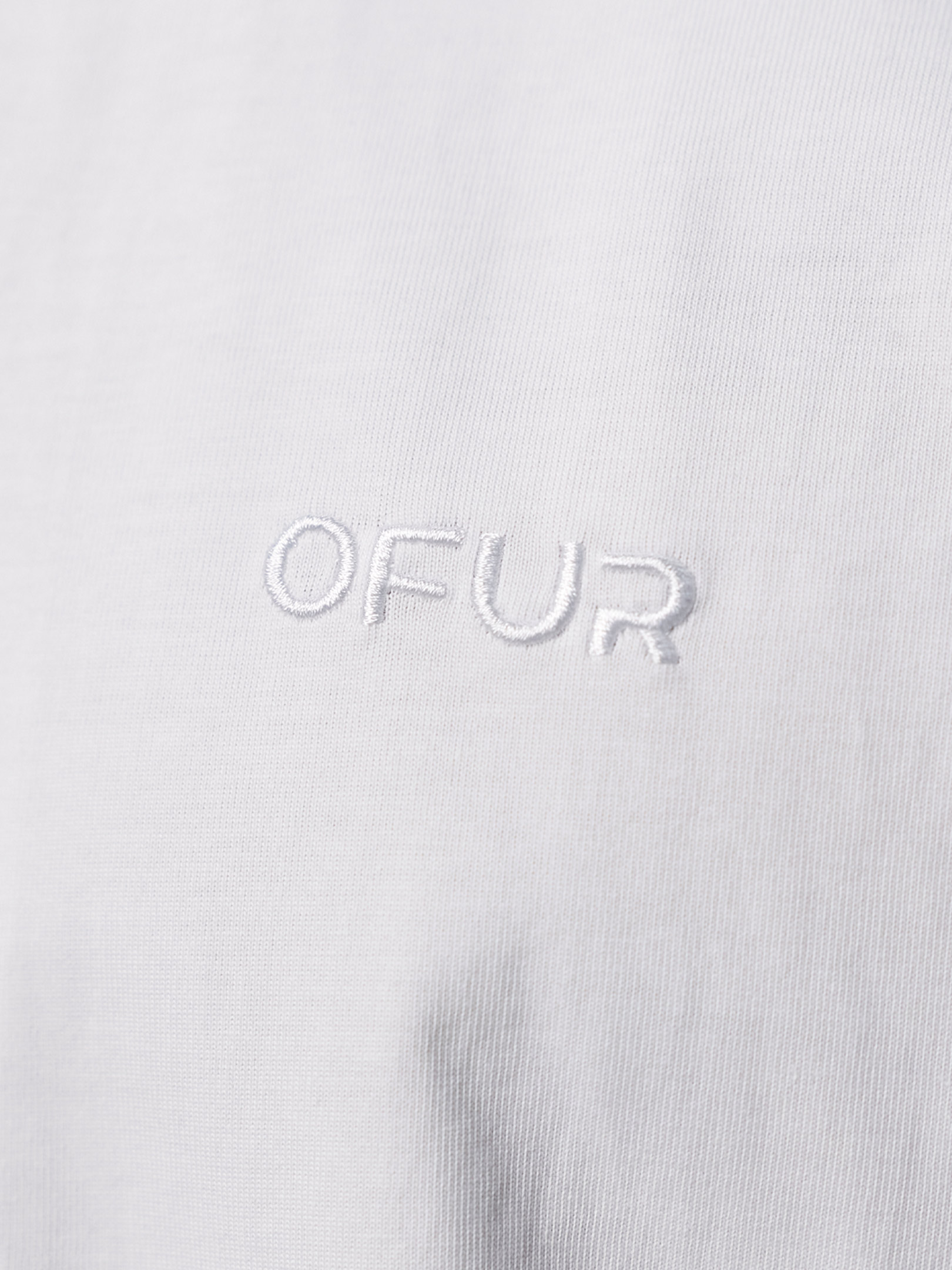 OFUR_FW25_SCRIPT_CROPPED_TSHIRT_CLOSE_UP_FRONT_1
