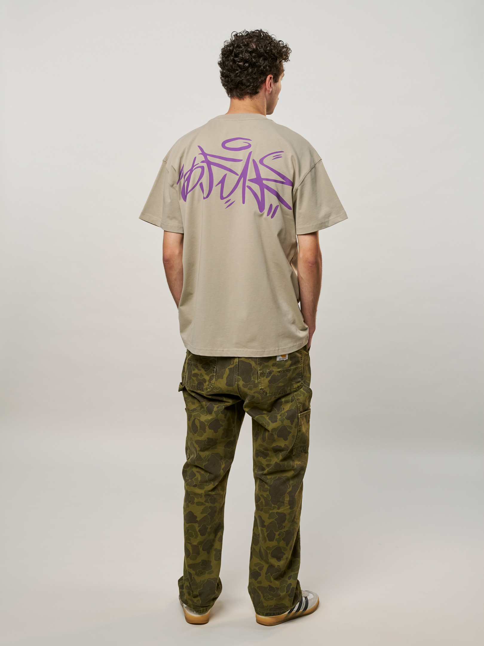 OFUR_FW25_TAGGGG_ORIGINAL_TSHIRT_FULL_BODY_BACK_1