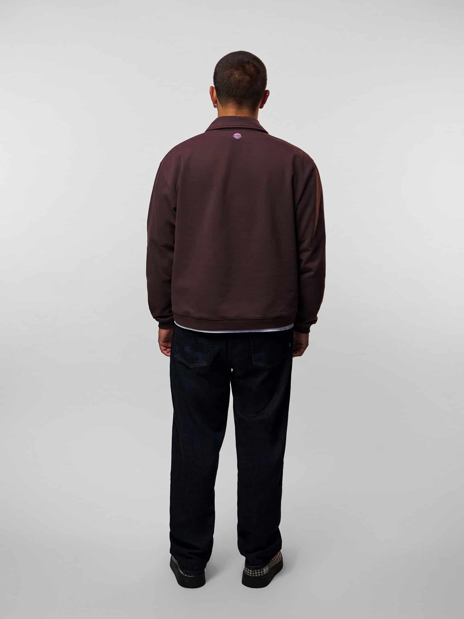 OFUR_FW26_DUSTY_ROSE_SWEATER_BROWN_FULL_BODY_BACK_1