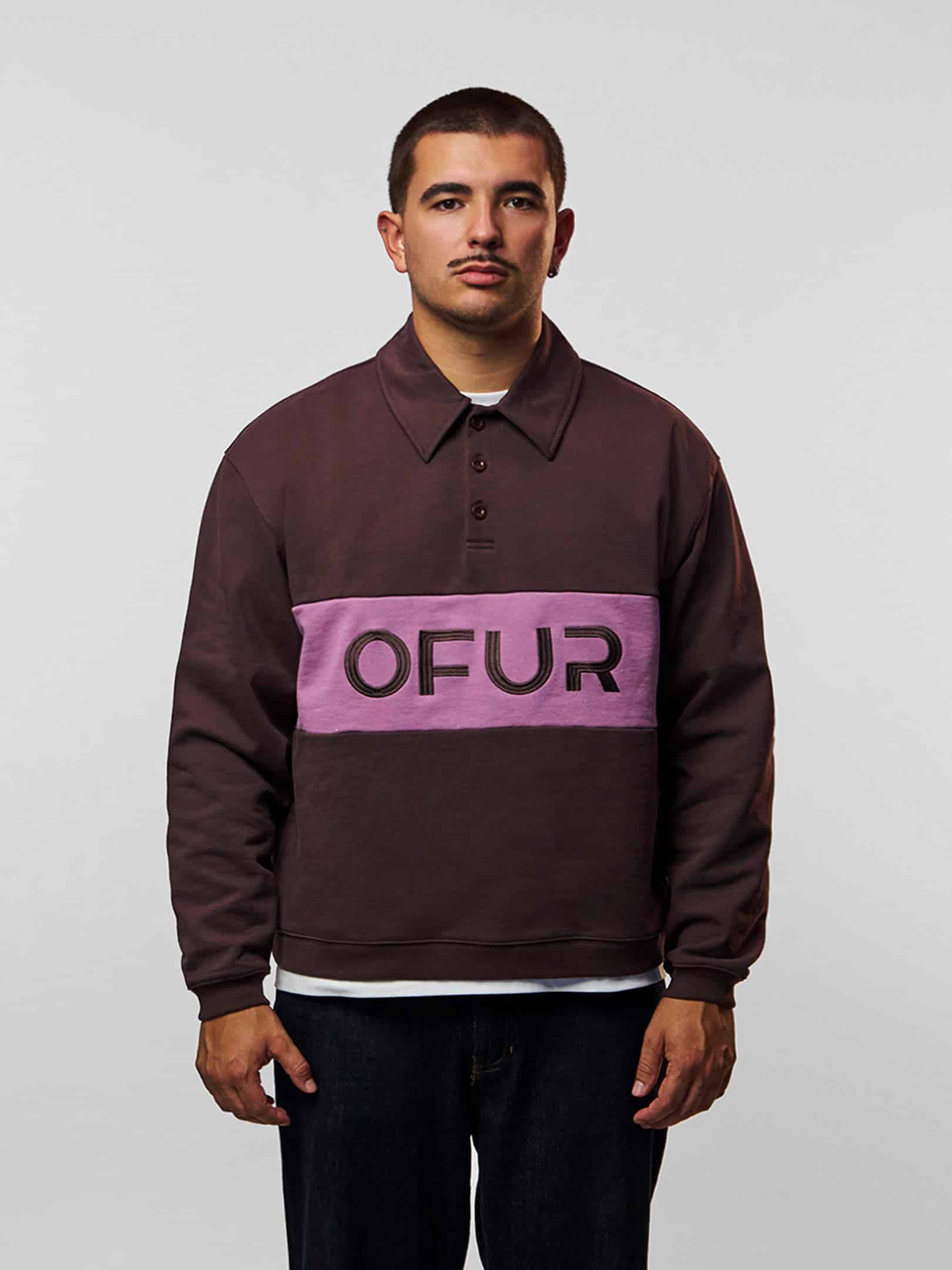 OFUR_FW26_DUSTY_ROSE_SWEATER_BROWN_UPPER_BODY_FRONT_1