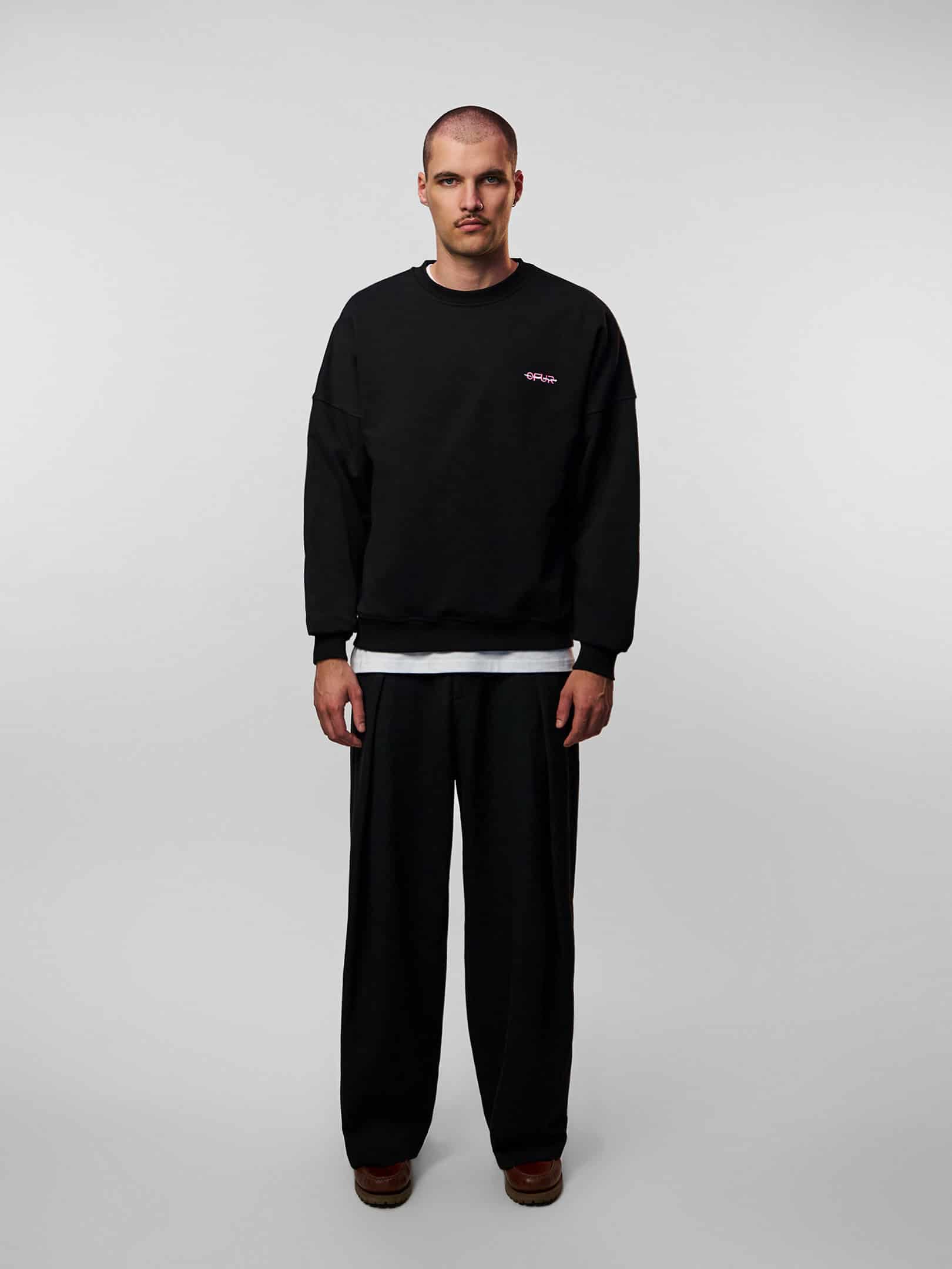 OFUR_FW26_MORSE_CODE_CREWNECK_BLACK_FULL_BODY_FRONT_1