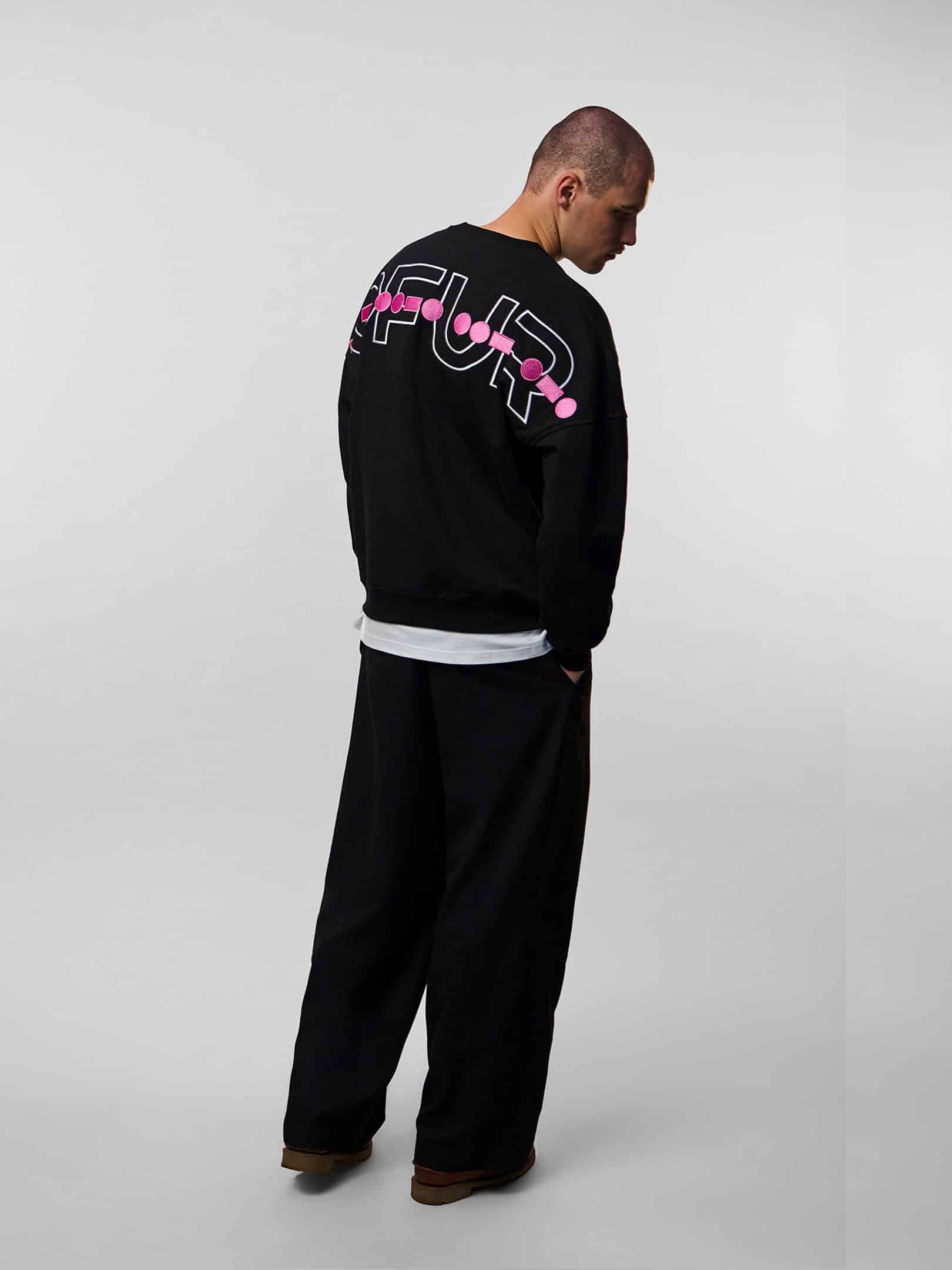 OFUR_FW26_MORSE_CODE_CREWNECK_BLACK_UPPER_BODY_SIDE_1