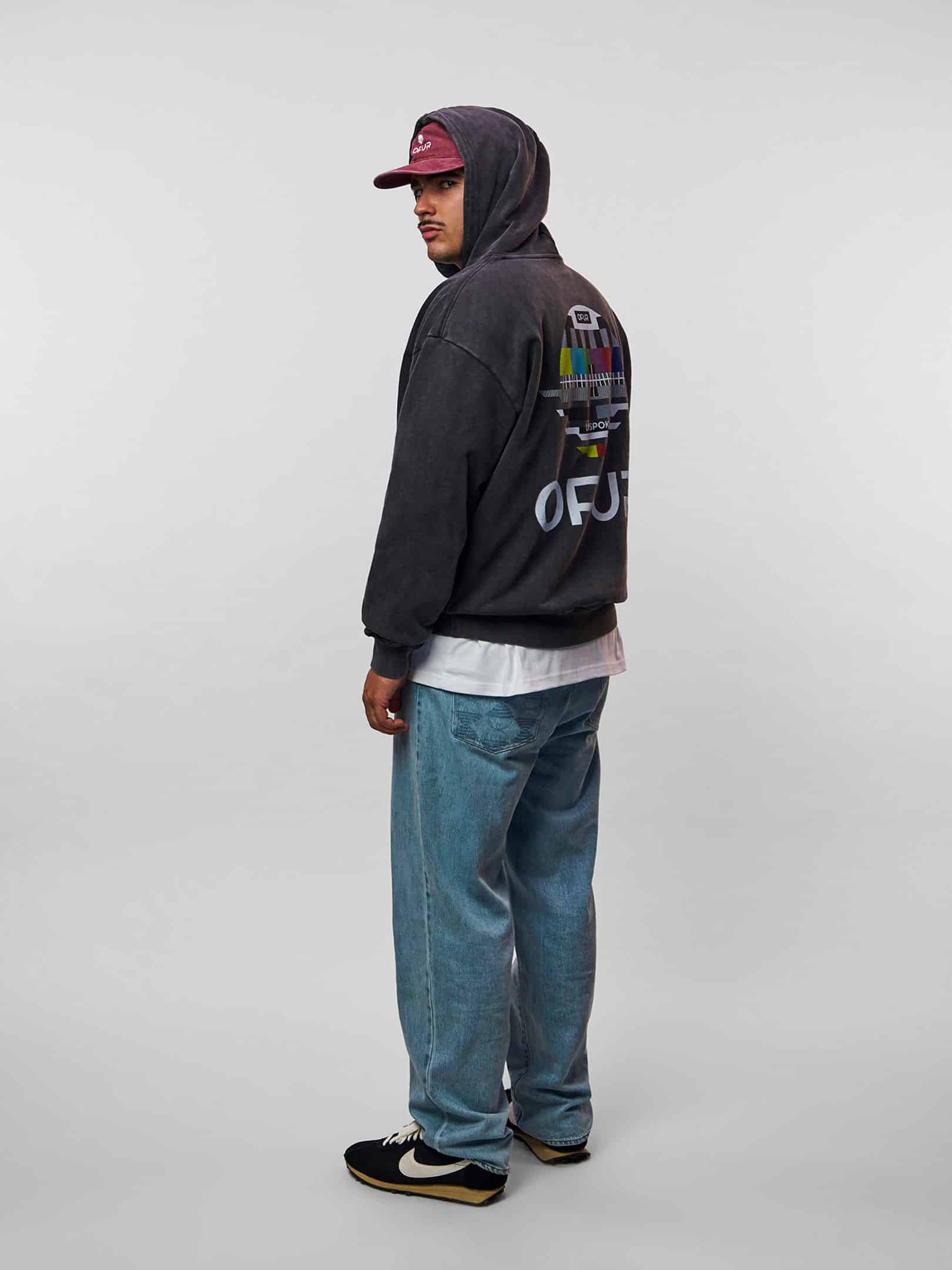 OFUR_FW26_NO_SIGNAL_HOODIE_VINTAGE_BLACK_FULL_BODY_SIDE_2