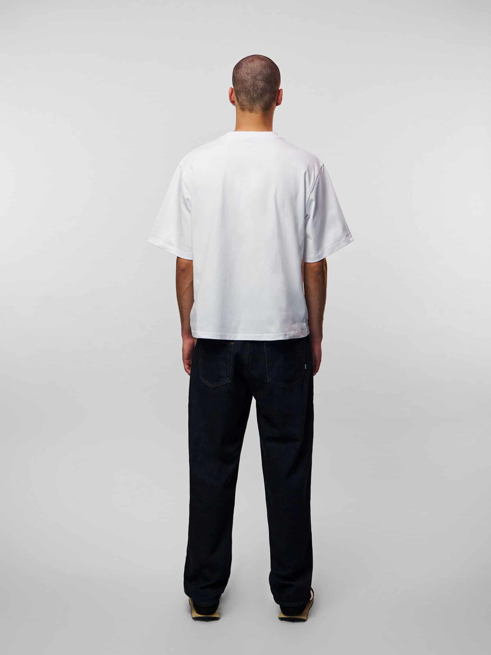 OFUR_FW26_ORIGINAL_CROPPED_TSHIRT_WHITE_FULL_BODY_BACK_1