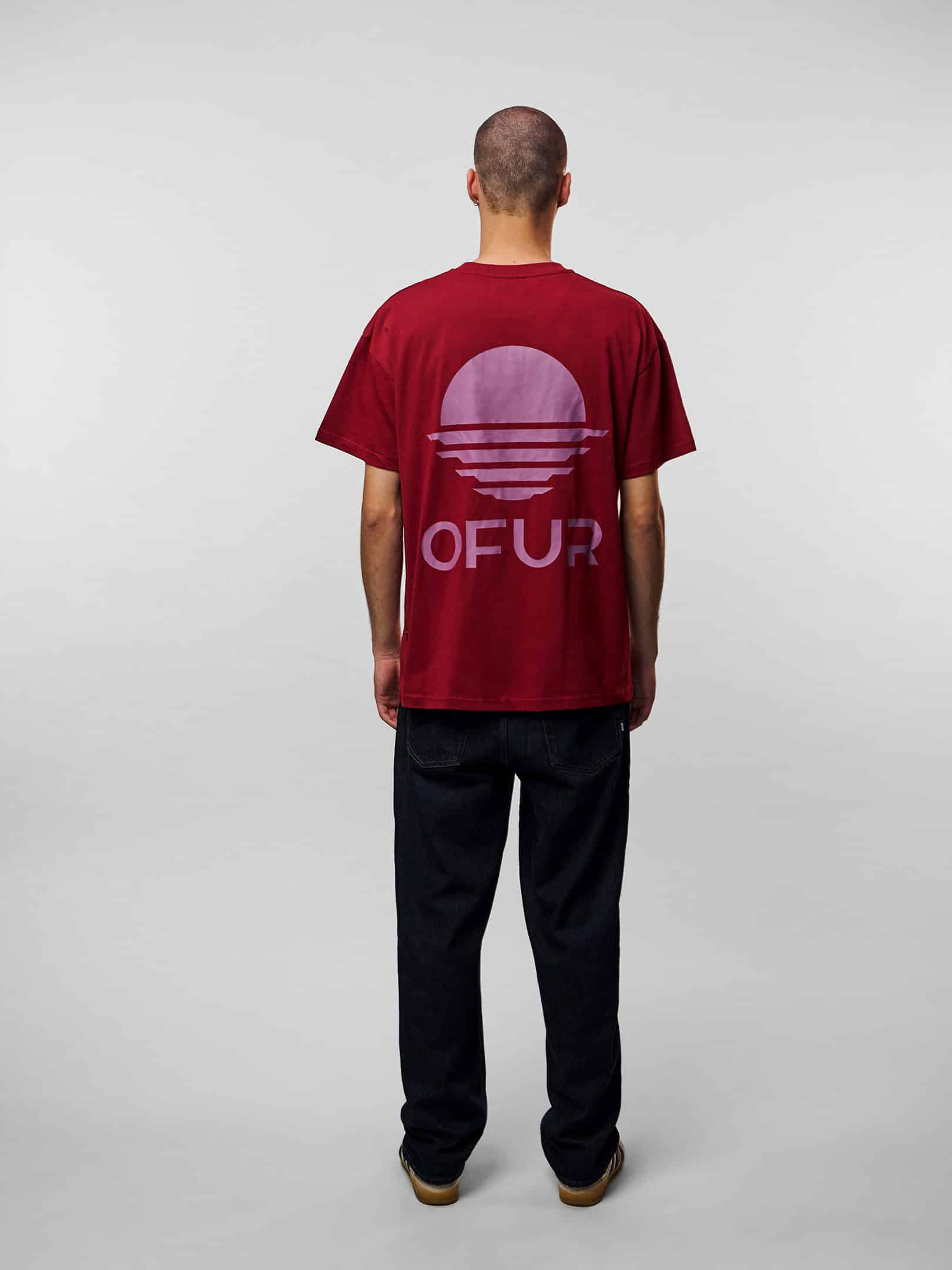 OFUR_FW26_RISE_DUSTY_ROSE_TSHIRT_BURGUNDY_RED_FULL_BODY_BACK_1