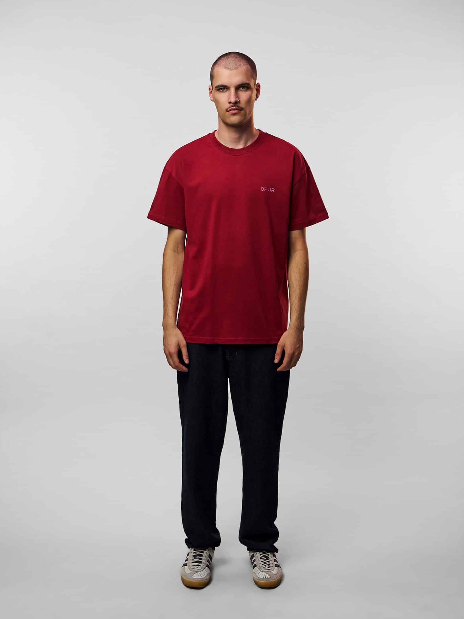 OFUR_FW26_RISE_DUSTY_ROSE_TSHIRT_BURGUNDY_RED_FULL_BODY_FRONT_1