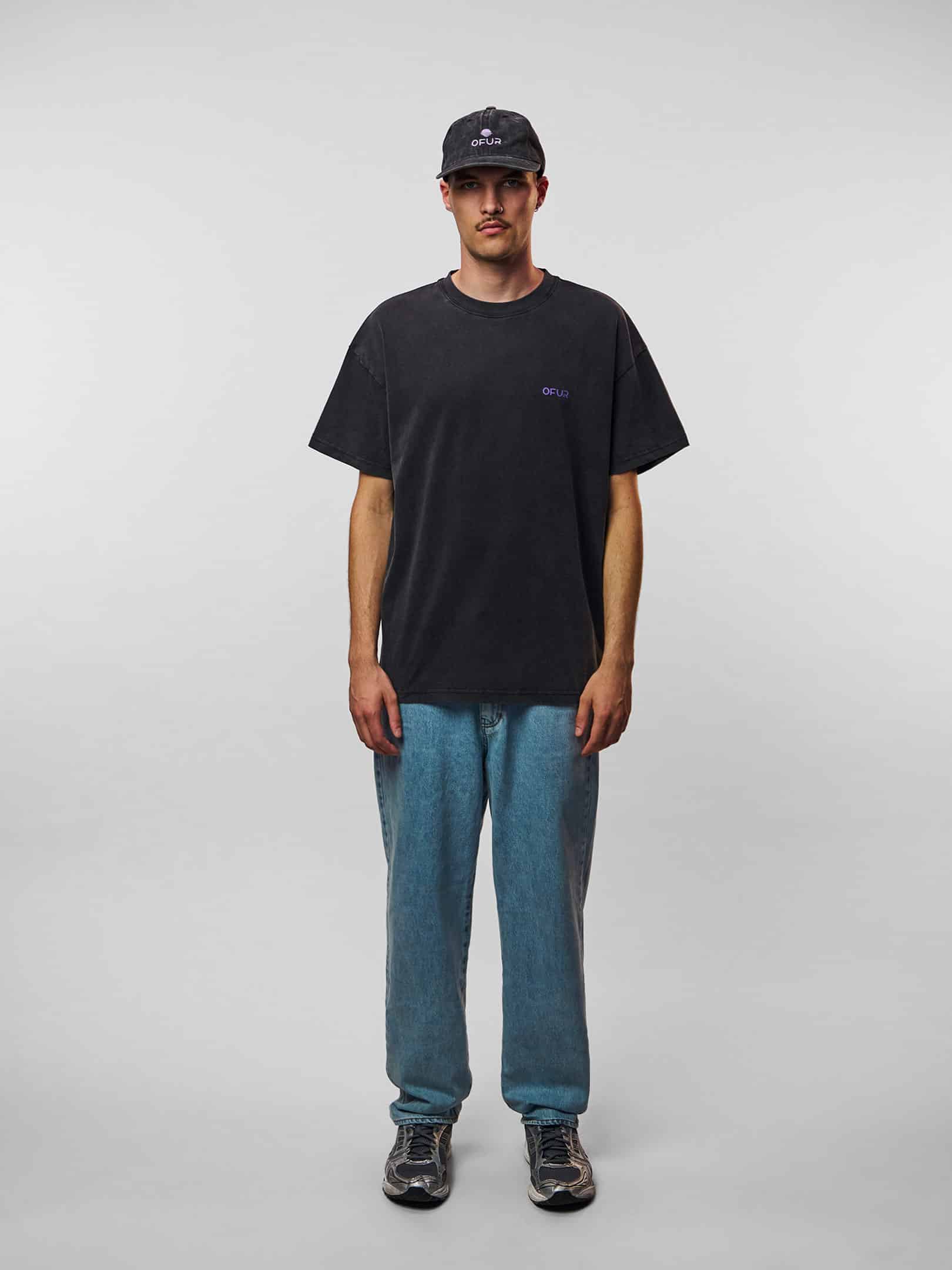 OFUR_FW26_RISE_PURPLE_TSHIRT_VINTAGE_BLACK_FULL_BODY_FRONT_1