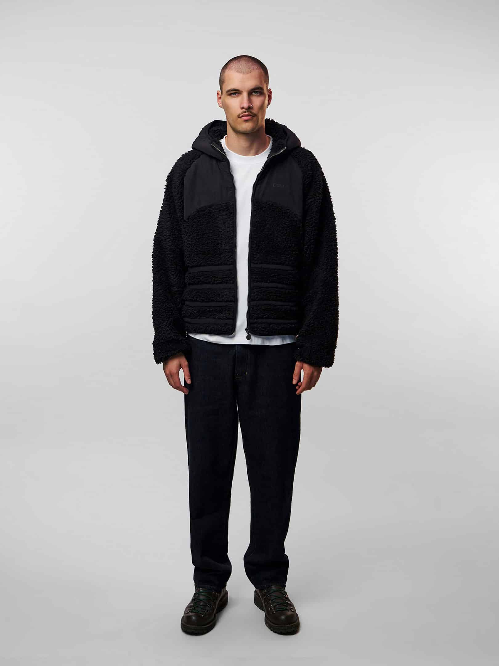 OFUR_FW26_RISING_SHERPA_JACKET_BLACK_FULL_BODY_FRONT_2