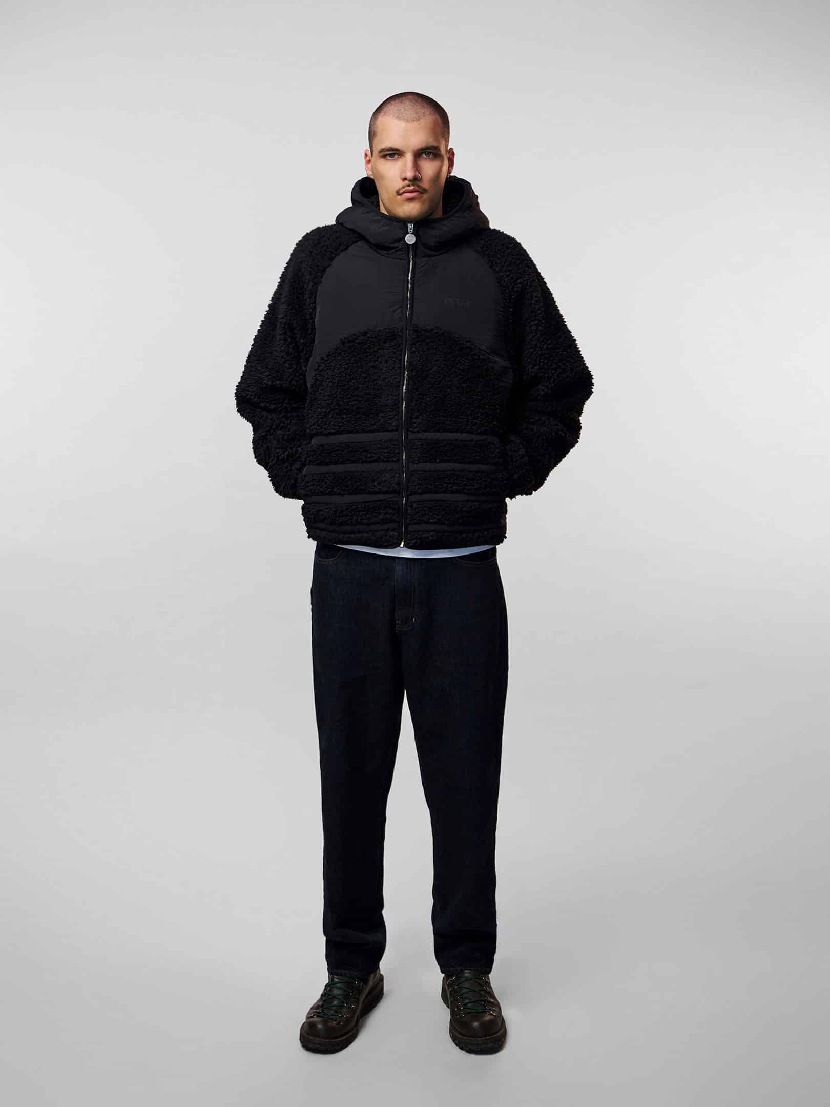 OFUR_FW26_RISING_SHERPA_JACKET_BLACK_FULL_BODY_FRONT_3