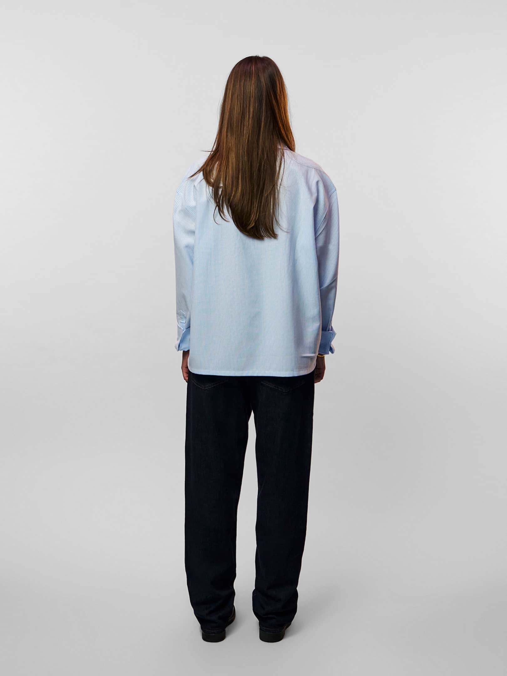 OFUR_FW26_SCATTERED_LETTERS_SHIRT_LONG_SLEEVE_BLUE_FULL_BODY_BACK_2