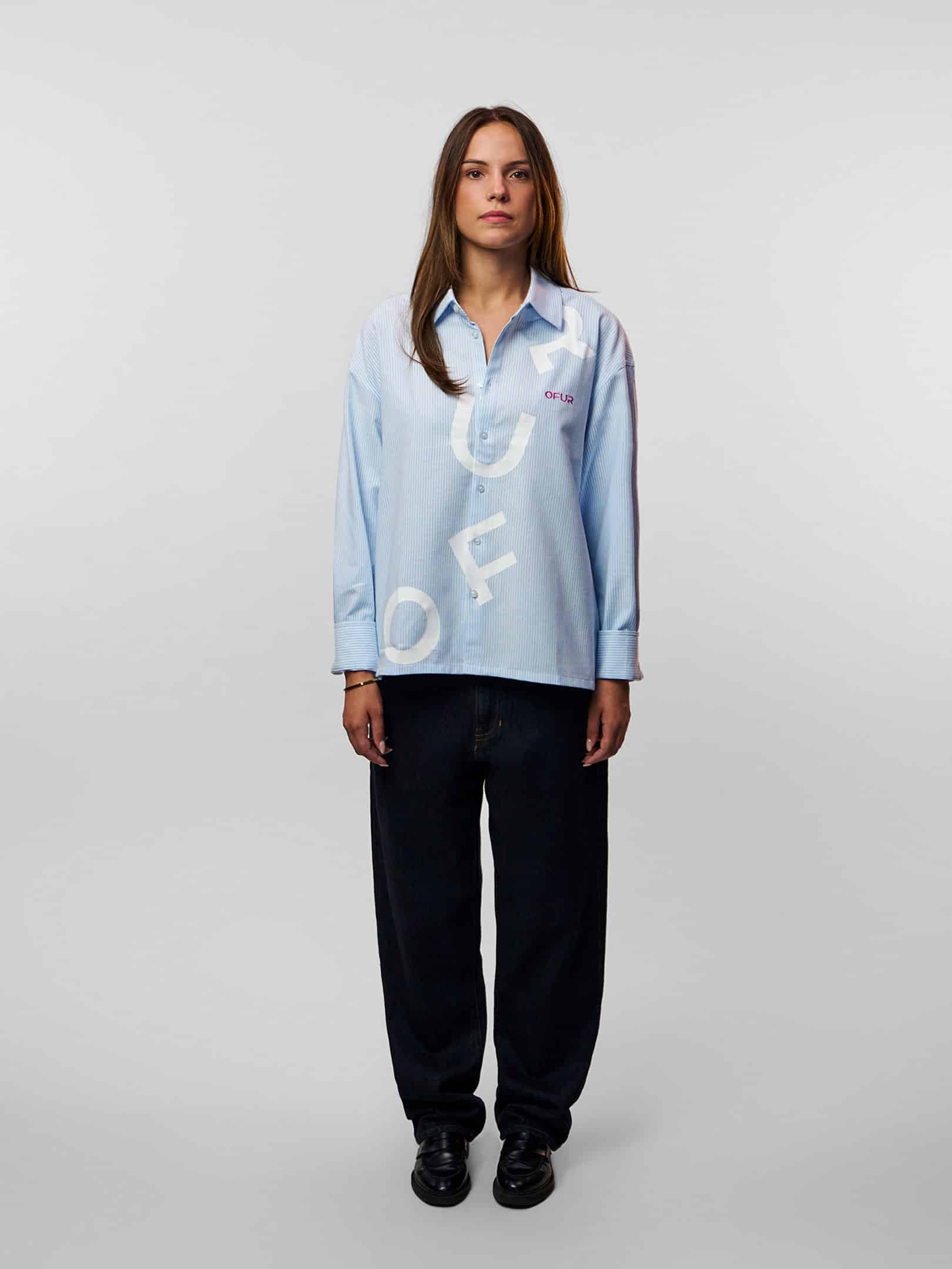OFUR_FW26_SCATTERED_LETTERS_SHIRT_LONG_SLEEVE_BLUE_FULL_BODY_FRONT_2