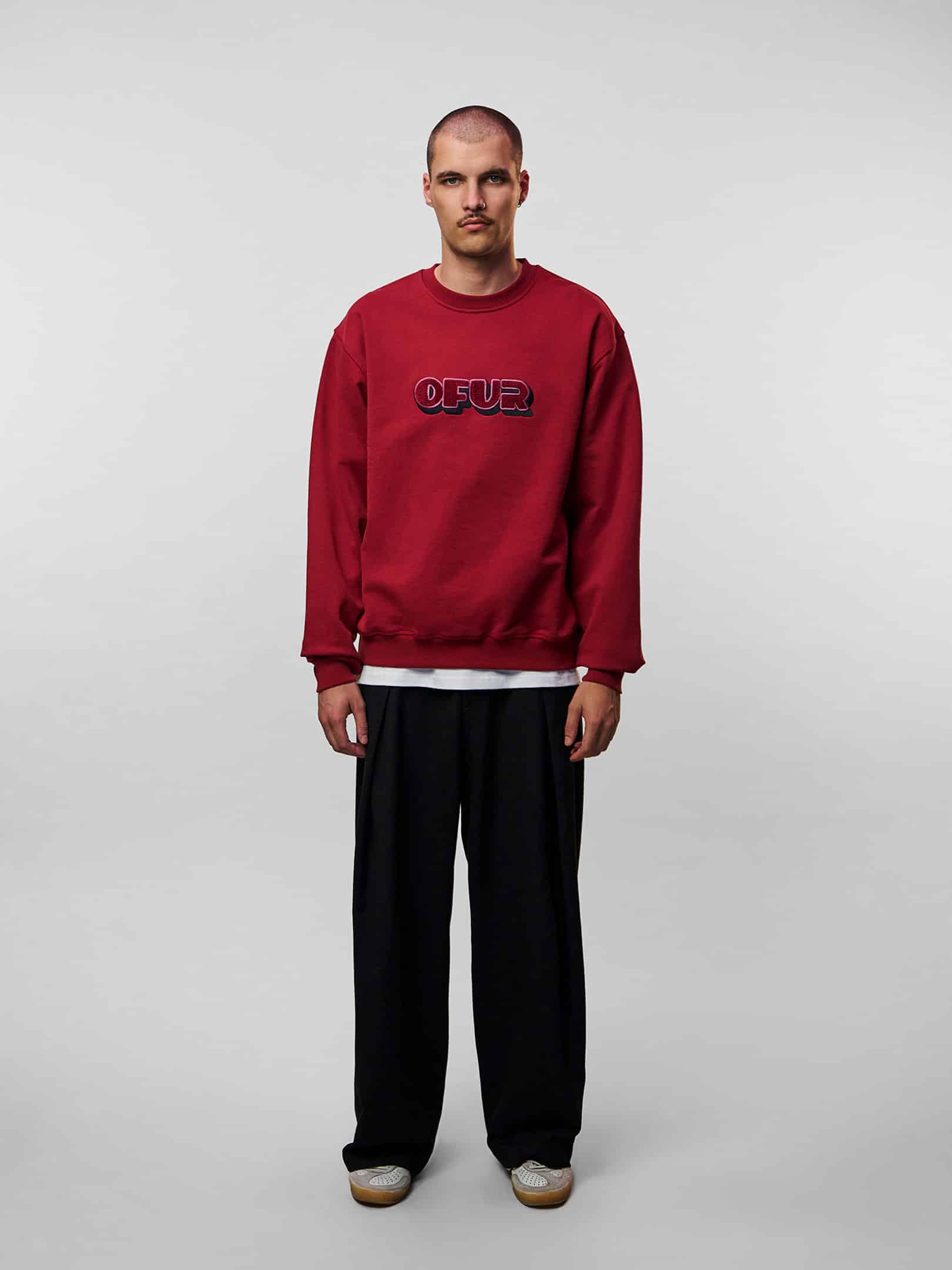 OFUR_FW26_VINTAGE_3D_CREWNECK_BURGUNDY_RED_FULL_BODY_FRONT_1