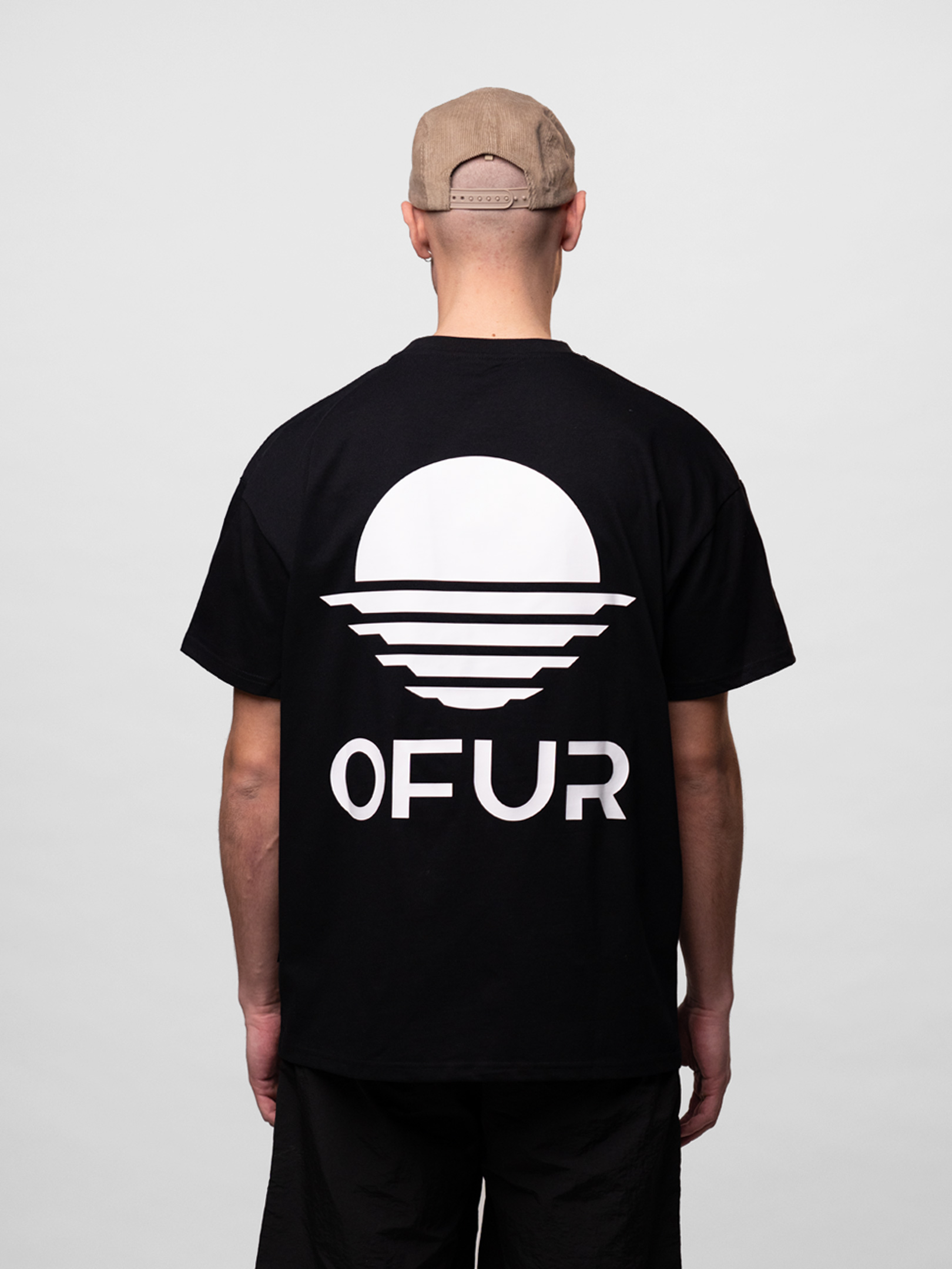 OFUR_SS26_RISE_TSHIRT_BLACK_UPPER_BODY_BACK_1