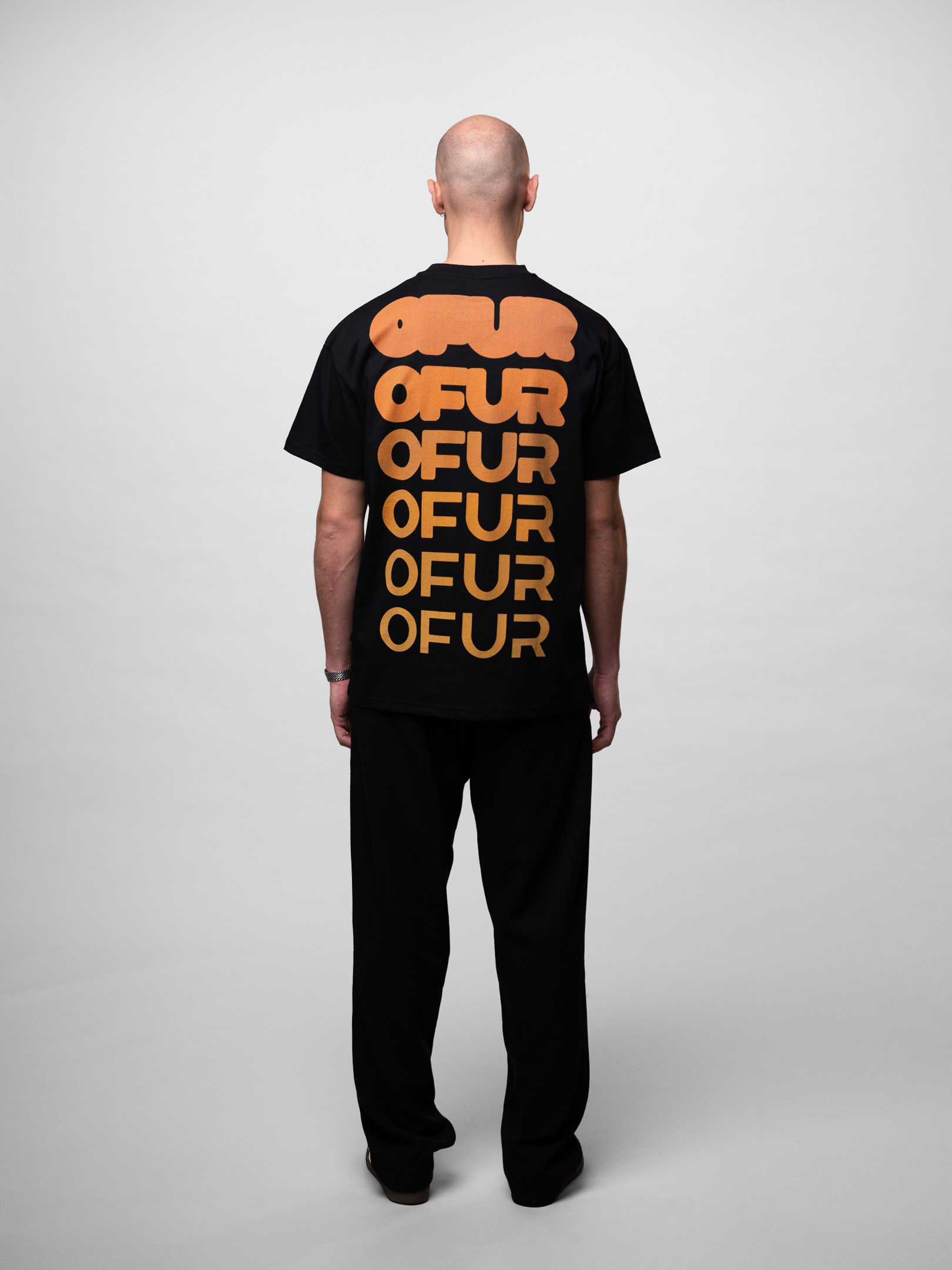 OFUR_SS26_FATNESS_ORANGE_TSHIRT_BLACK_FULL_BODY_BACK_1