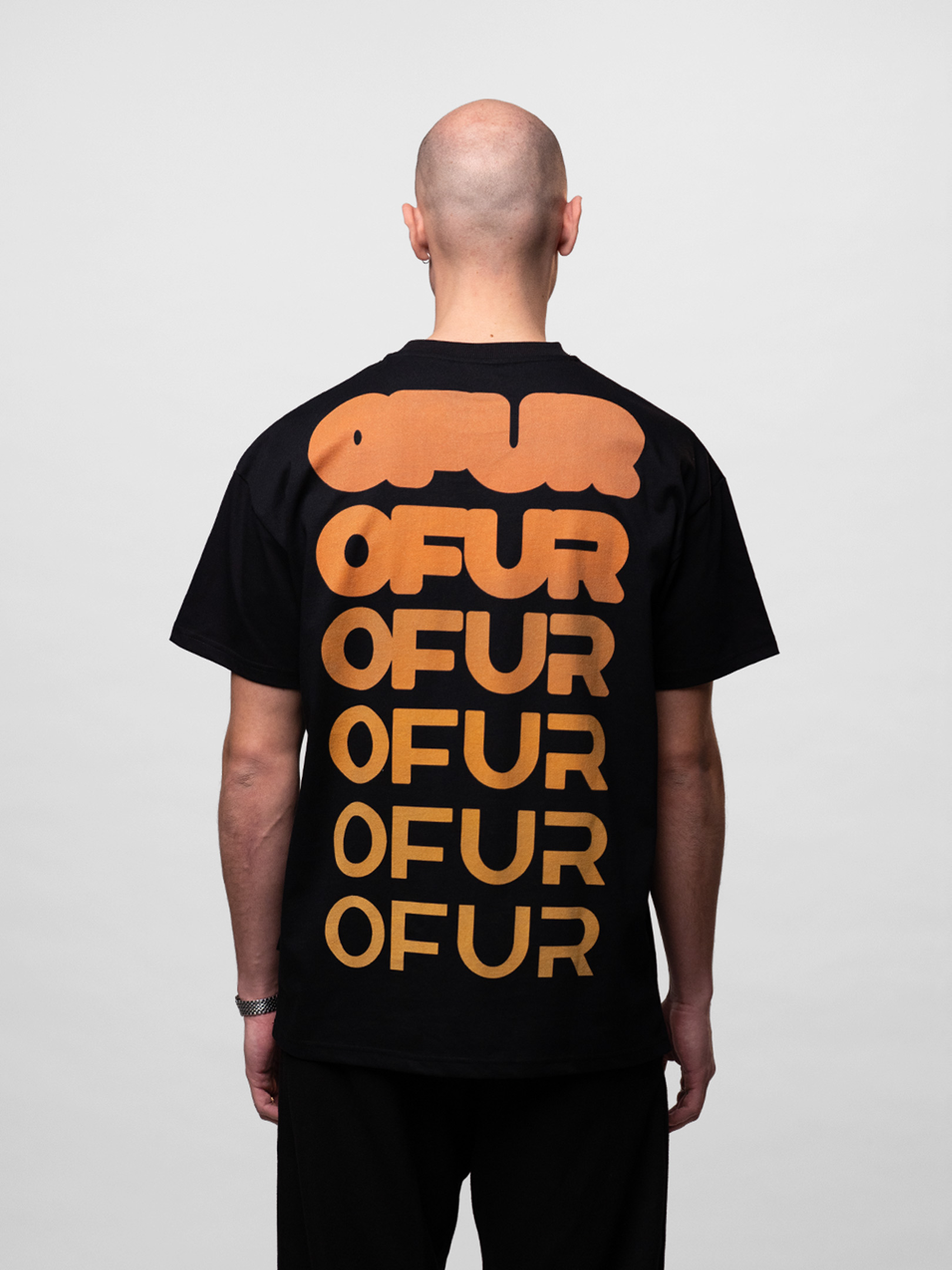 OFUR_SS26_FATNESS_ORANGE_TSHIRT_BLACK_UPPER_BODY_BACK_1