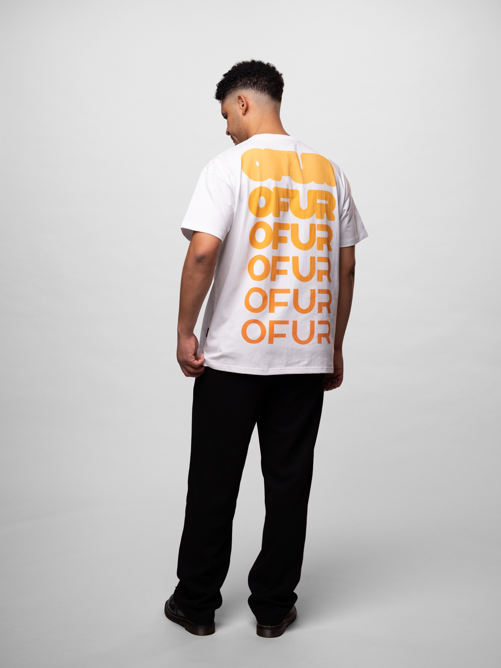 OFUR_SS26_FATNESS_ORANGE_TSHIRT_WHITE_FULL_BODY_BACK_1