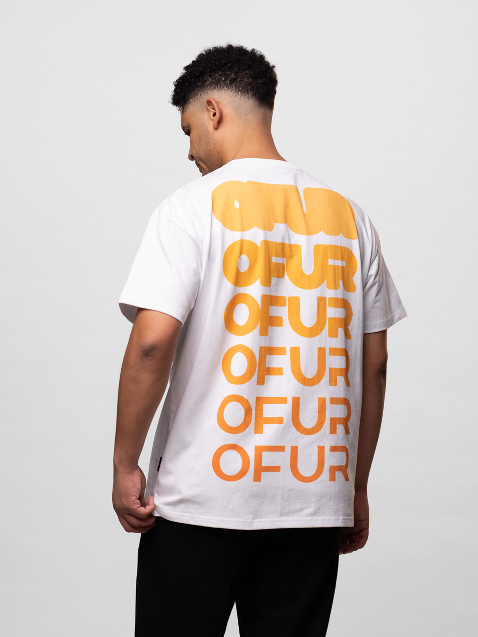 OFUR_SS26_FATNESS_ORANGE_TSHIRT_WHITE_UPPER_BODY_BACK_1