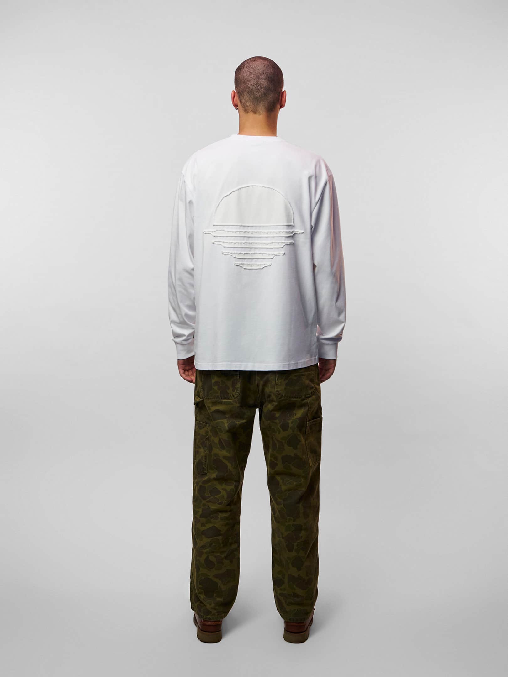 OFUR_FW26_ORIGINAL_LONGSLEEVE_WHITE_FULL_BODY_BACK_1