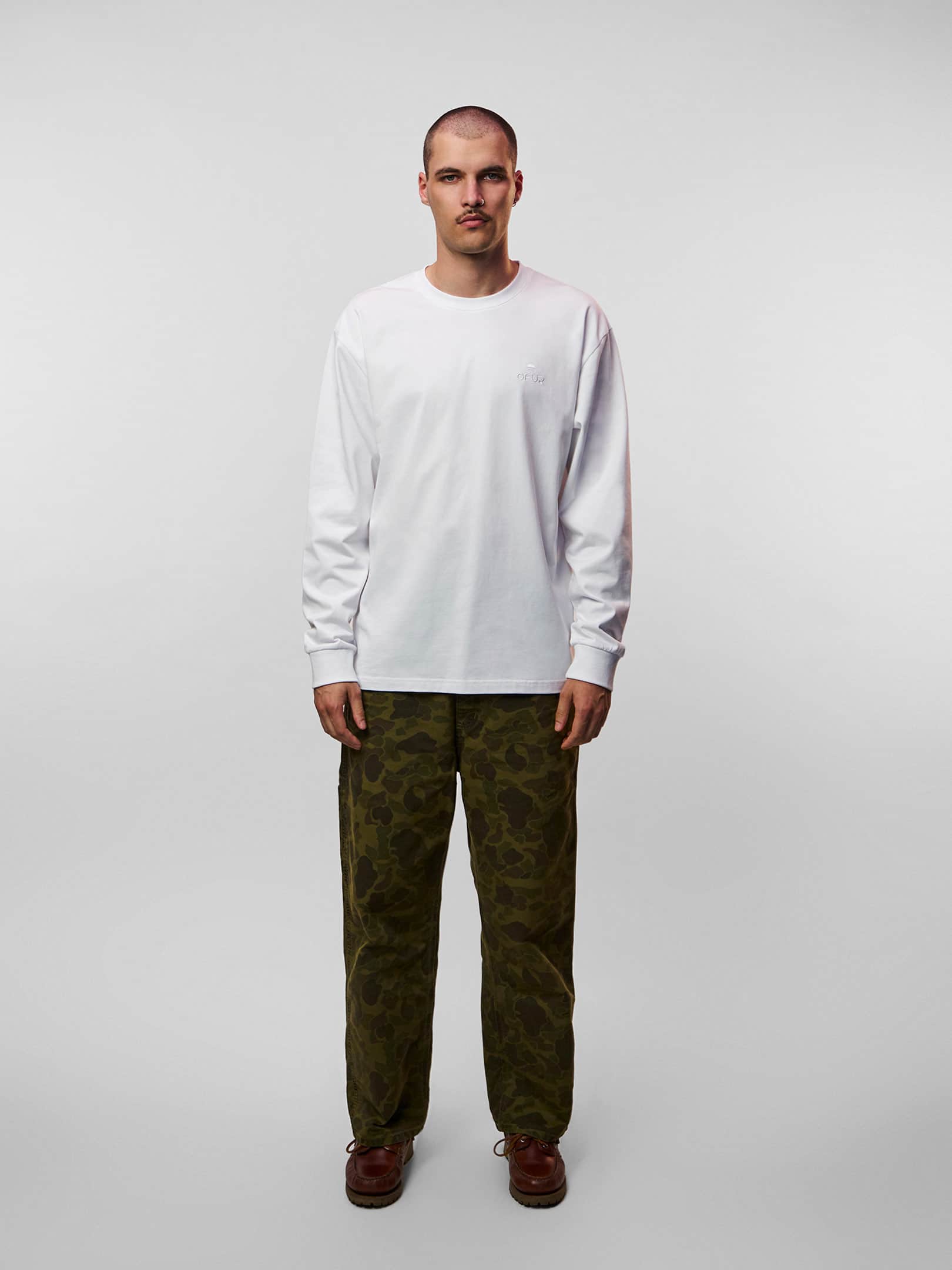 OFUR_FW26_ORIGINAL_LONGSLEEVE_WHITE_FULL_BODY_FRONT_1